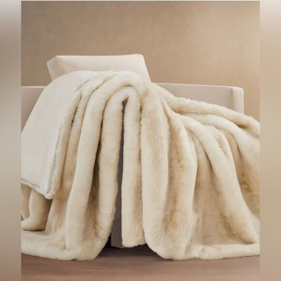 Brand new!!! FRYE Luxe Faux Fur Throw Cream Color - Picture 5 of 5